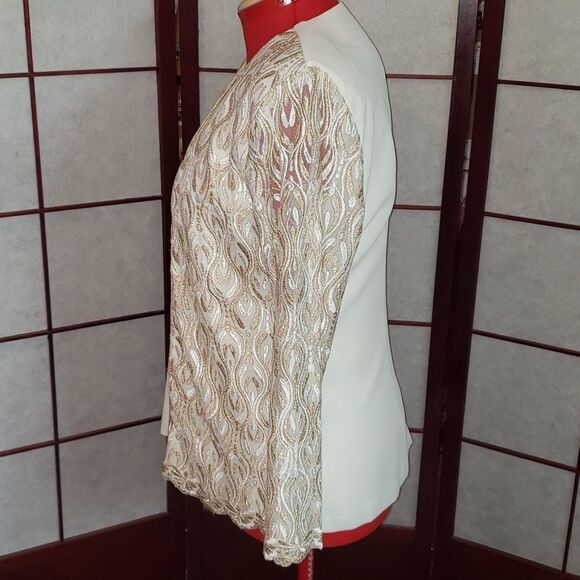 Dani-An USA Lacy Cream Gold Embroidered Stitch Designed Open-faced Jacket - Picture 3 of 9